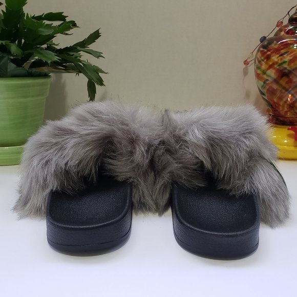 Funky Monkey Slide Sandals Are on Sale for Under $15 at Amazon | PEOPLE.com